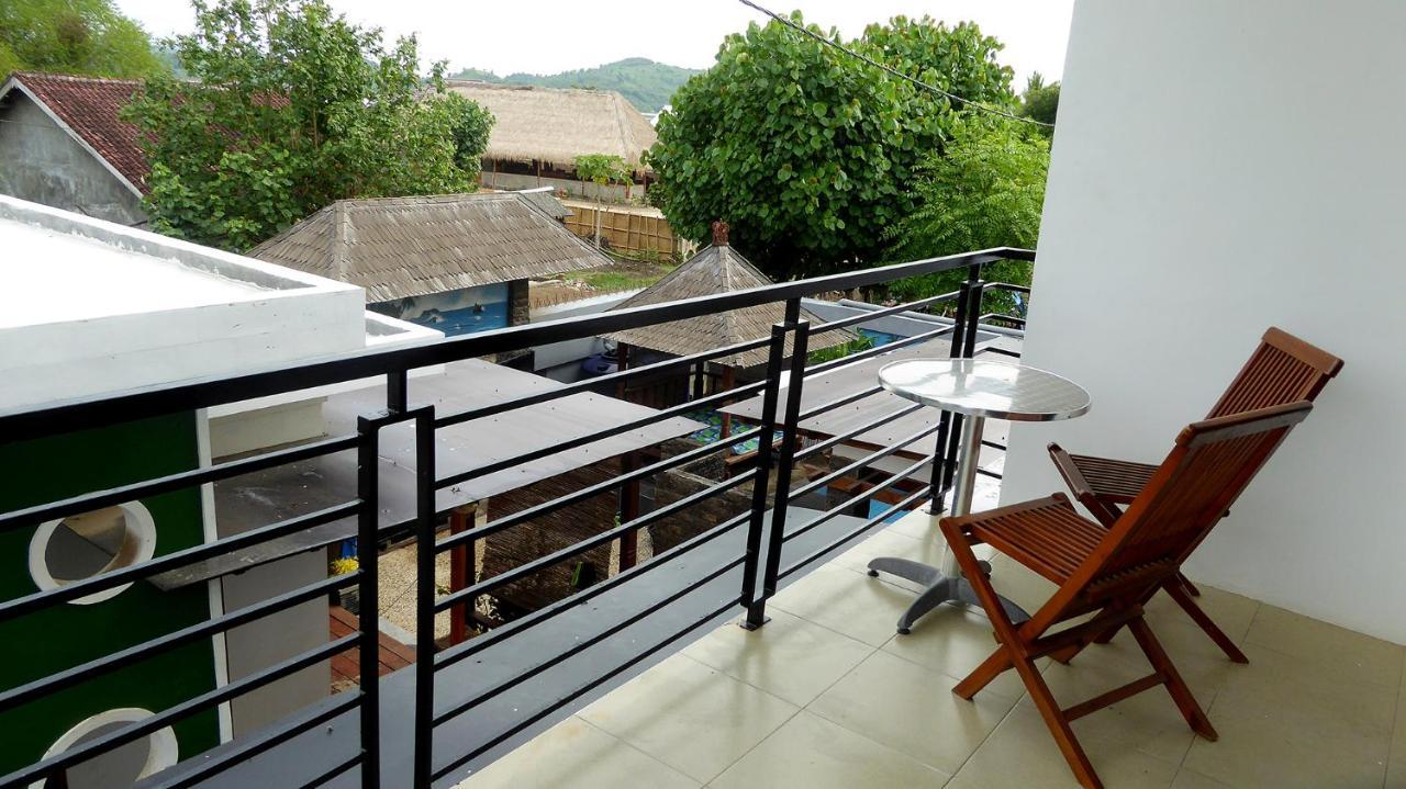 Wave House Gerupuk South Lombok Acomodação com café da manhã Praya Exterior foto