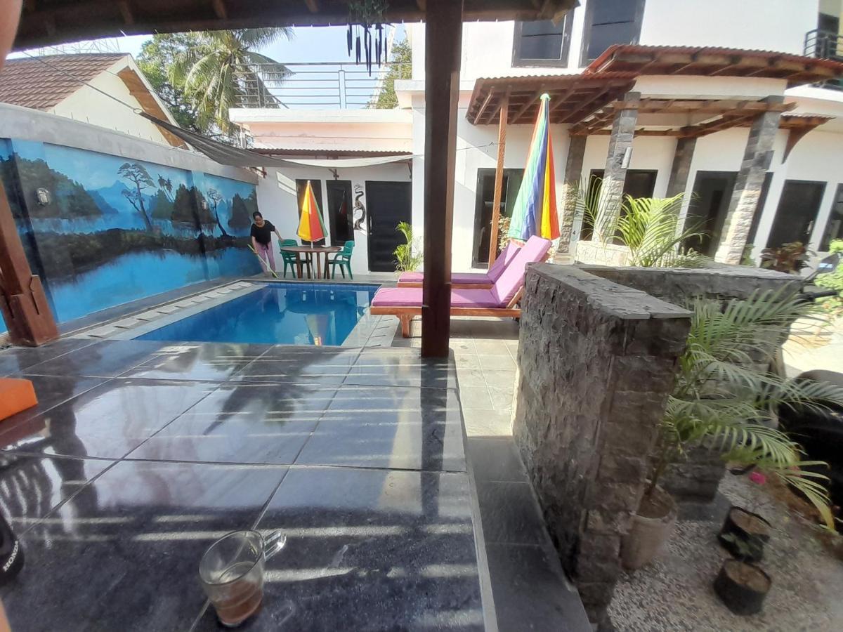 Wave House Gerupuk South Lombok Acomodação com café da manhã Praya Exterior foto
