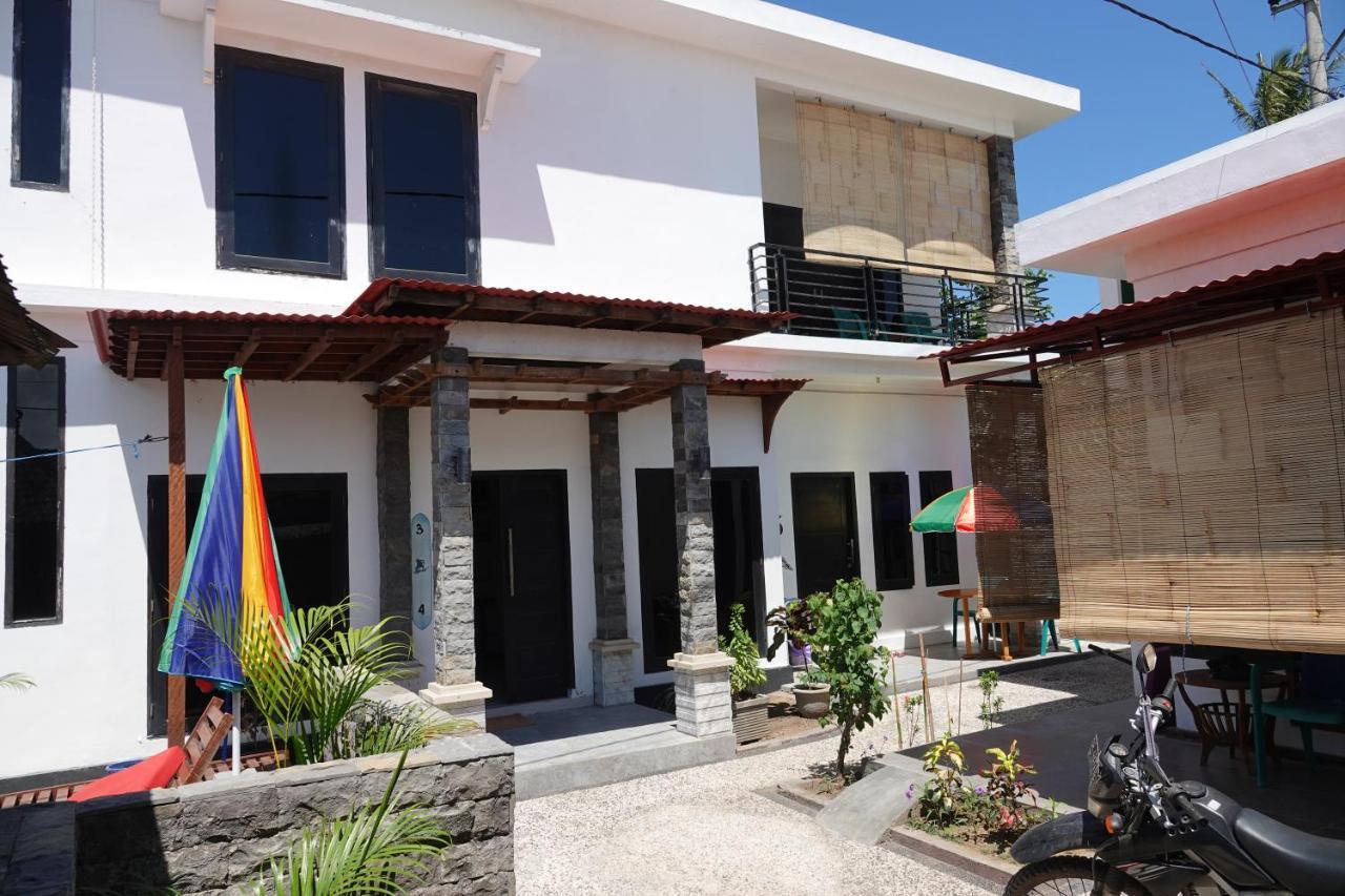 Wave House Gerupuk South Lombok Acomodação com café da manhã Praya Exterior foto