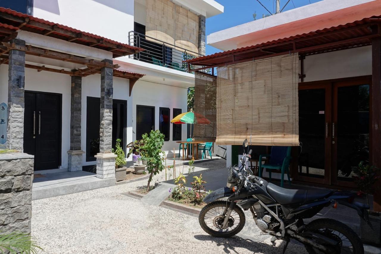 Wave House Gerupuk South Lombok Acomodação com café da manhã Praya Exterior foto